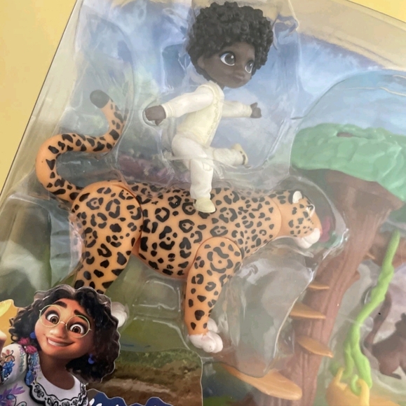 NEW Disney Encanto Antonio & Animals Step & Swing Set - Picture 4 of 8